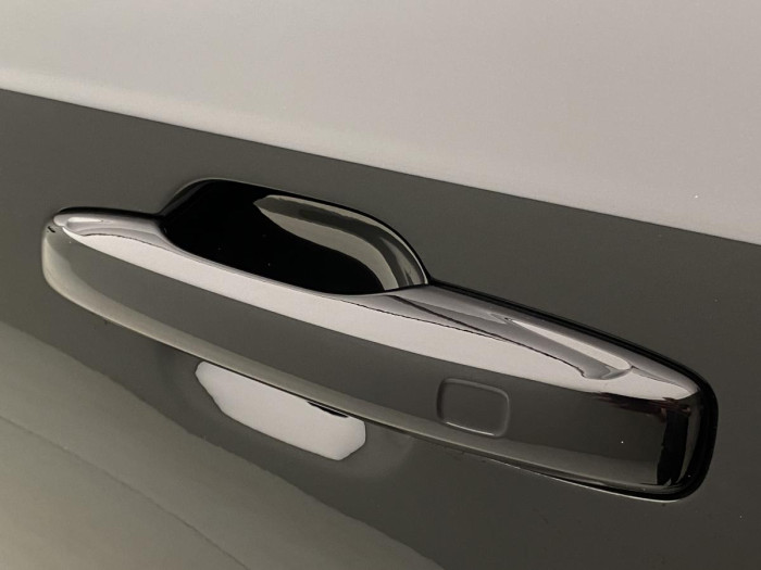 Volvo XC90 B6 AWD R-DESIGN AUT REZERVACE