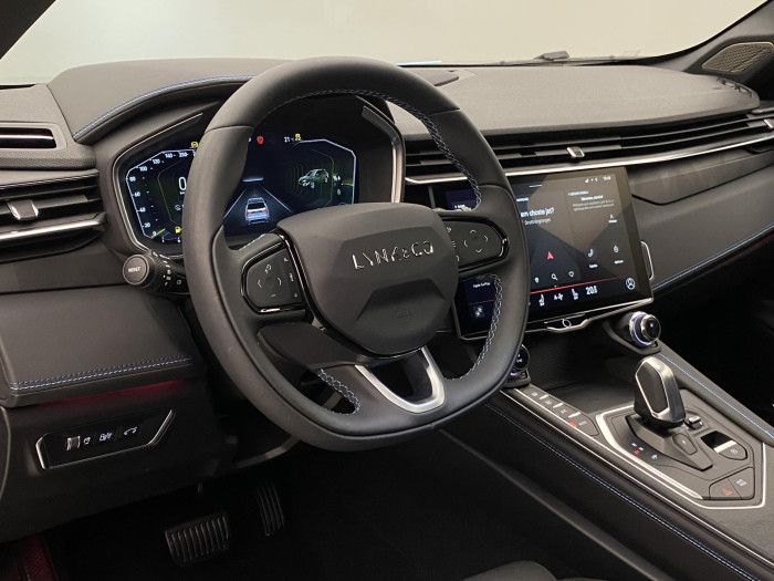 Lynk & Co 01 PHEV DCT AUT 1.maj REZERVACE