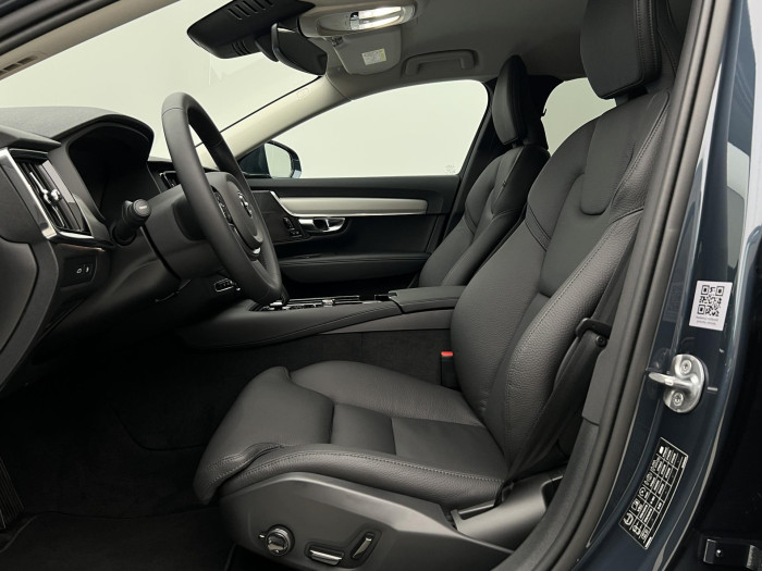 Volvo V90 T6 AWD RECHARGE CORE AUT 1.maj