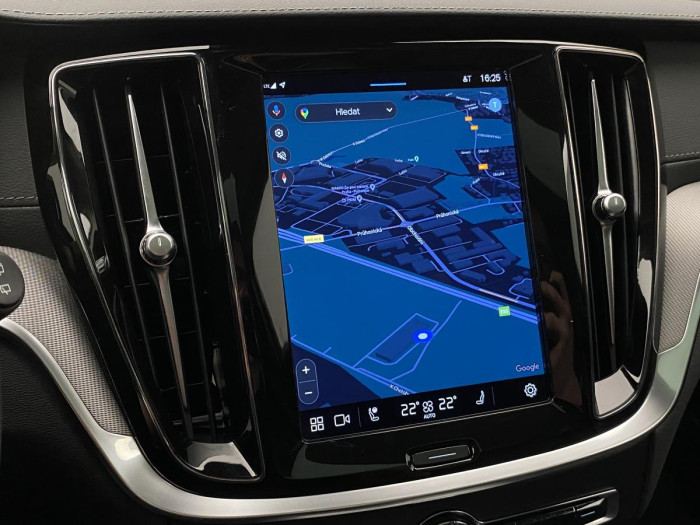 Volvo V60 B4 ULTIMATE DARK AUT REZERVACE