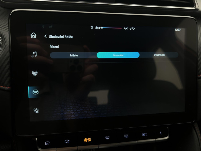 MG ZS 1.0T EXCLUSIVE AUT CZ 1.maj. 1.0 Exclusive