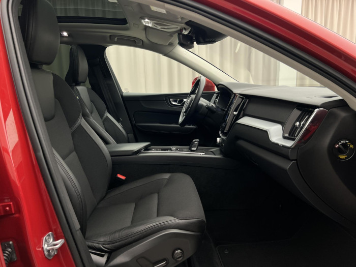 Volvo XC60 B5 AWD MOMENTUM AUT 2.0 Momentum