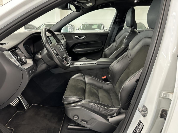 Volvo XC60 D5 AWD R-DESIGN AUT REZERVACE 2.0 d