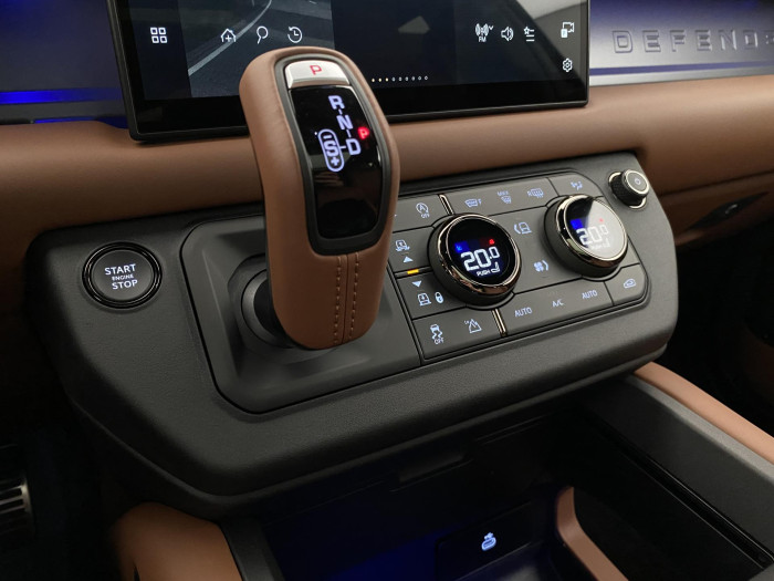 Land Rover Defender P635 OCTA AWD AUT