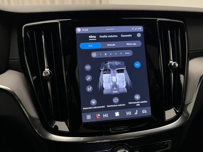 Volvo V60 B4 ULTRA DARK AUT 1.maj.