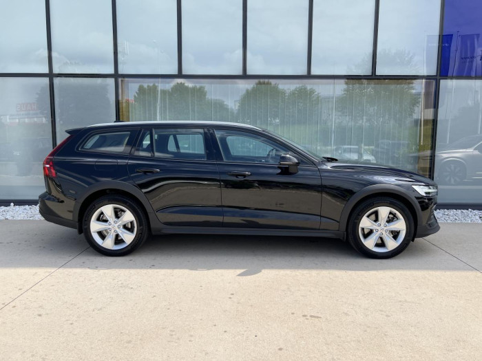 Volvo V60 CROSS COUNTRY B4 AWD Aut 1.maj