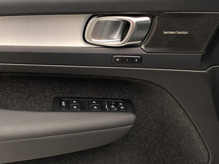 Volvo XC40 B3 DARK PLUS AUT CZ