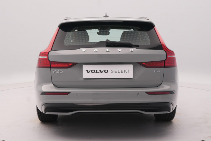 Volvo V60 B4 PLUS DARK CZ 1.maj
