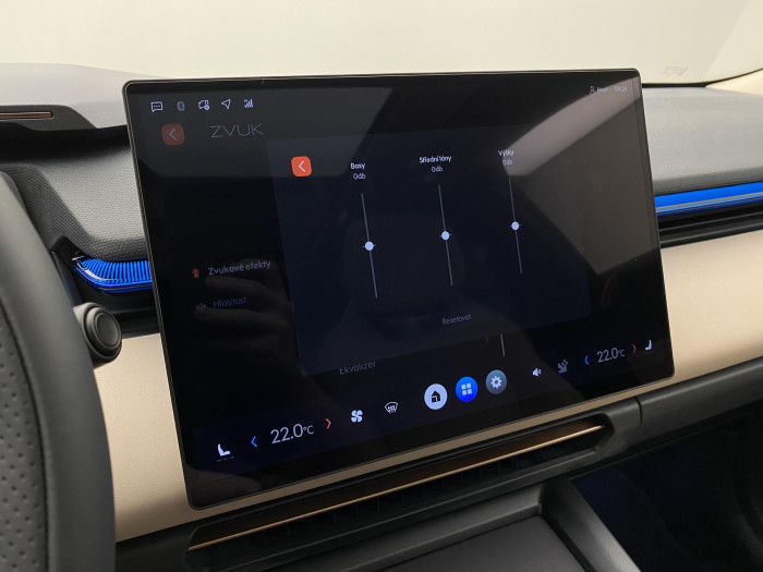 Lynk & Co 08 MORE PHEV