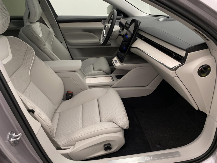 Volvo ES90 PURE ELECTRIC ULTRA