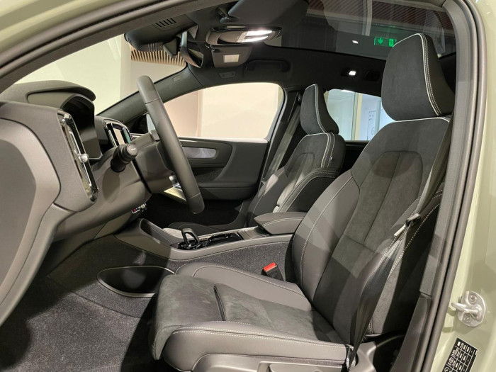 Volvo C40 PURE ELECTRIC SINGLE ENGINE AT AT