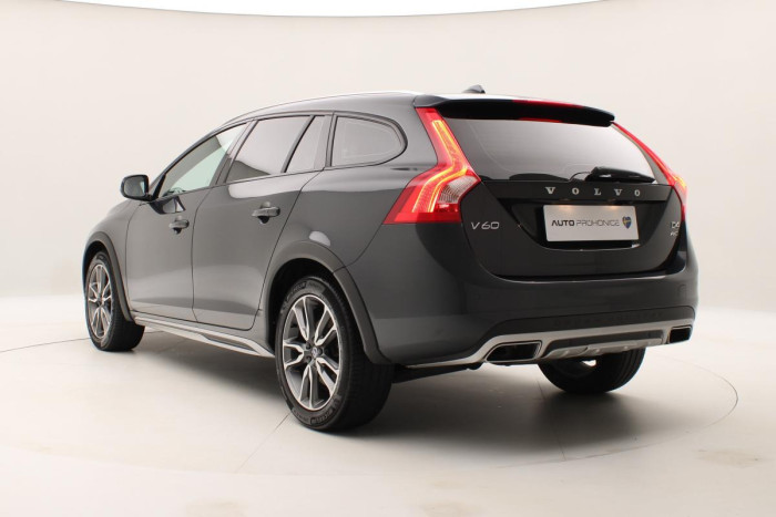 Volvo V60 CC D4 AWD SUMMUM AUT REZERVACE 2.4 d CC CC Summum