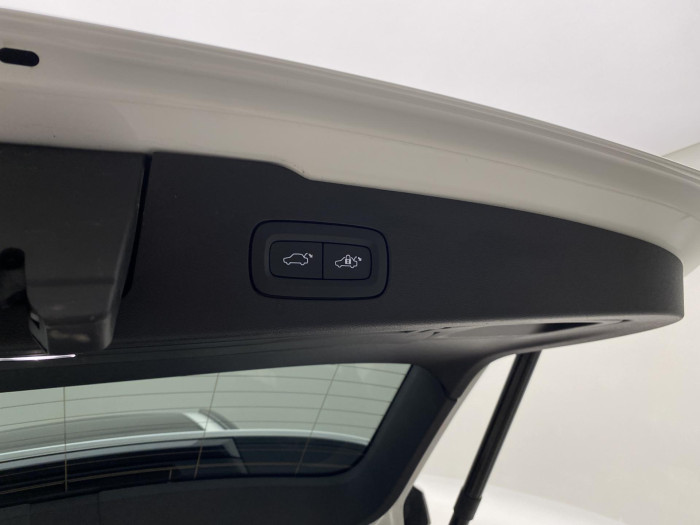 Volvo V60 T8 AWD RECHARGE DARK PLUS CZ