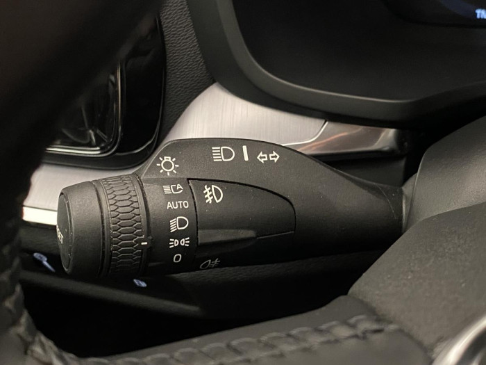 Volvo V60 T6 AWD RECHARGE REZERVACE