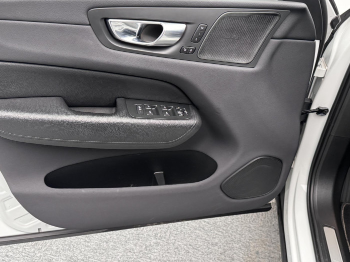 Volvo XC60 T8 AWD RECHARGE R-DESIGN AUT