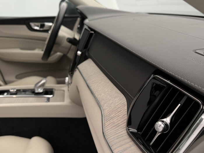 Volvo XC60 T6 AWD RECHARGE INSCRIPTION