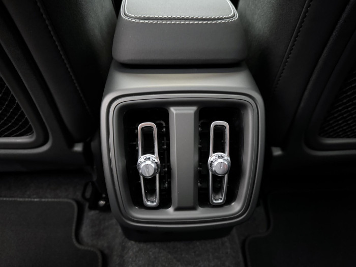 Volvo XC40 B4 AUT ULTRA BLACK EDITION 2.0 Edition