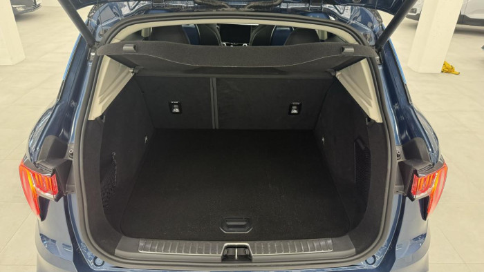 Lynk & Co 01 PHEV DCT AUT