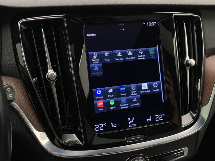 Volvo V60 CC B5 AWD MOMENTUM REZERVACE 2.0 CC CC Momentum