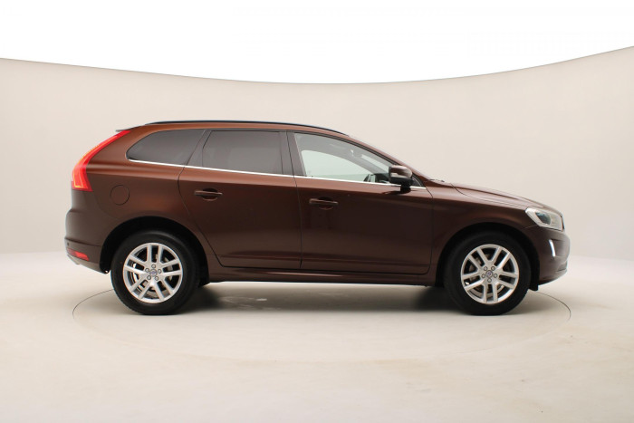 Volvo XC60 D4 AWD MOMENTUM REZERVACE 2.4 d Momentum