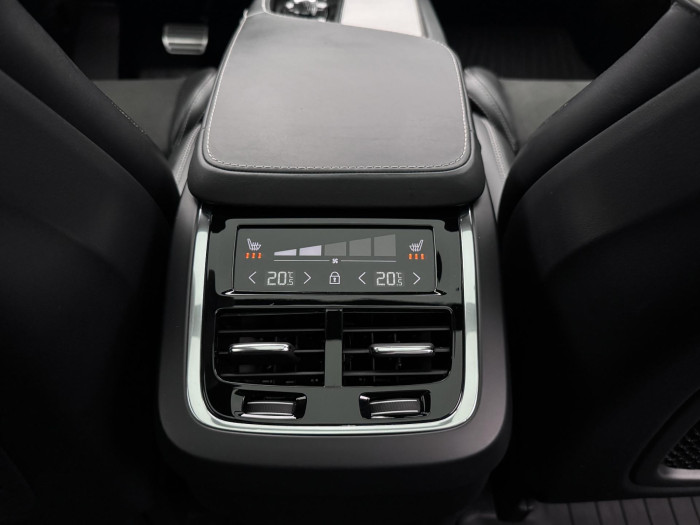 Volvo XC90 B5 AWD R-DESIGN AUT