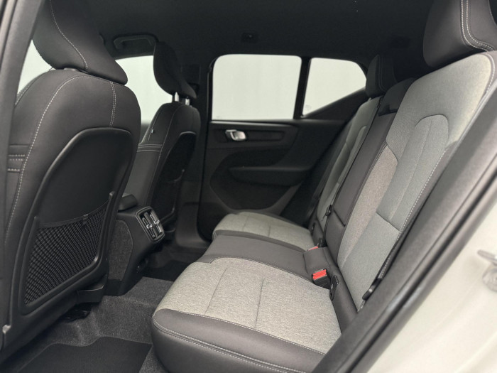 Volvo XC40 B3 PLUS DARK AUT CZ 1.maj