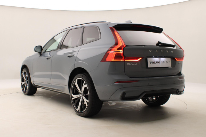 Volvo XC60 B4 AWD PLUS DARK AUT 1.maj