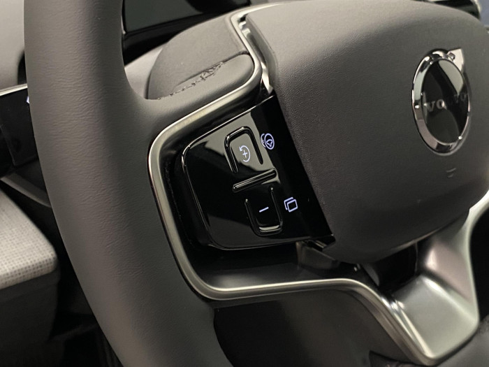 Volvo EX30 PURE ELECTRIC TWIN AWD ULTRA