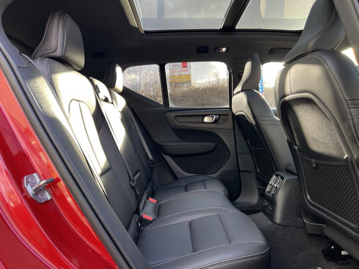 Volvo XC40 T5 R-DESIGN RECHARGE REZERVACE