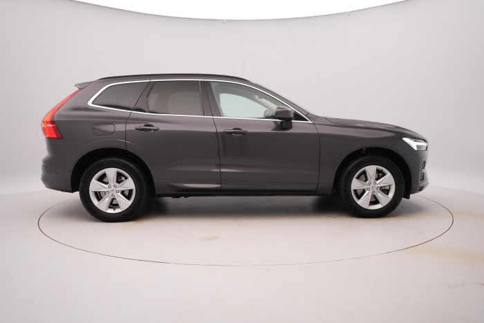 Volvo XC60 B4 AWD CORE 1.maj CZ