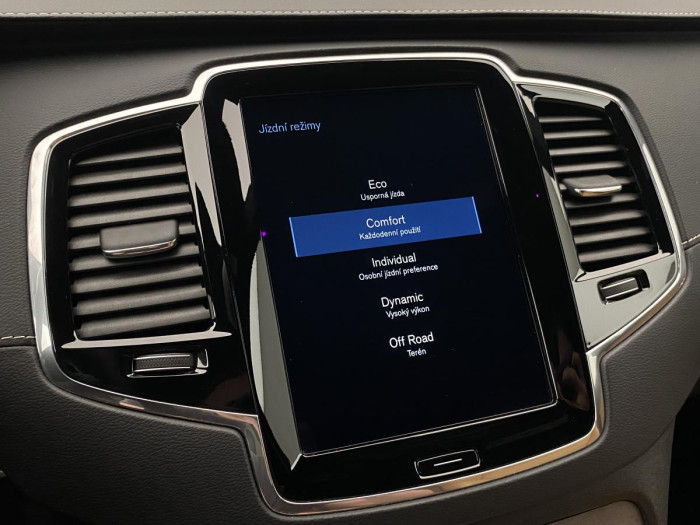 Volvo XC90 B5 AWD INSCRIPTION REZERVACE