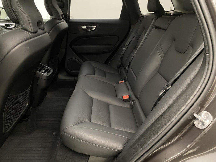 Volvo XC60 B4 PLUS DARK AUT REZERVACE 2.0 Plus