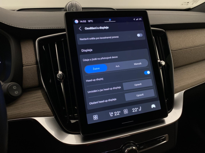 Volvo XC90 T8 AWD RECHARGE REZERVACE