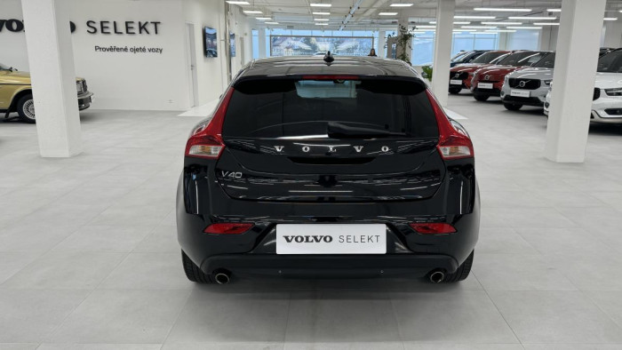 Volvo V40 D2 INSCRIPTION REZERVACE 2.0 d