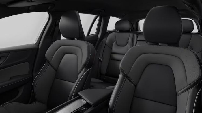 Volvo V60 B4 DARK PLUS