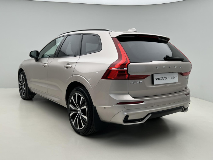 Volvo XC60 B4 AWD PLUS DARK AUT 1.maj.