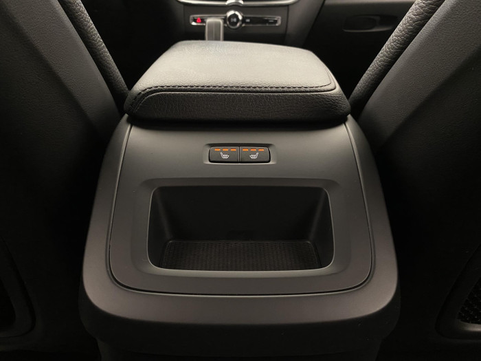 Volvo XC60 B5 AWD MOMENTUM AUT 2.0 Momentum