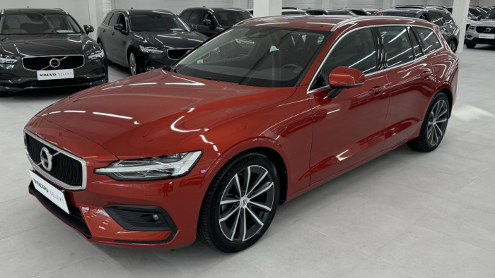 Volvo V60 B4 MOMENTUM AUT REZERVACE 2.0 Momentum
