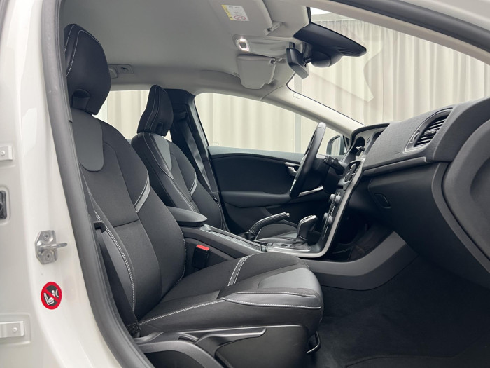 Volvo V40 T2 MOMENTUM AUT CZ 1.5 Momentum
