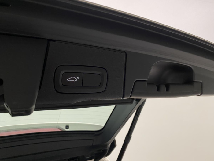 Volvo XC60 T5 AWD MOMENTUM AUT REZERVACE 2.0 Momentum