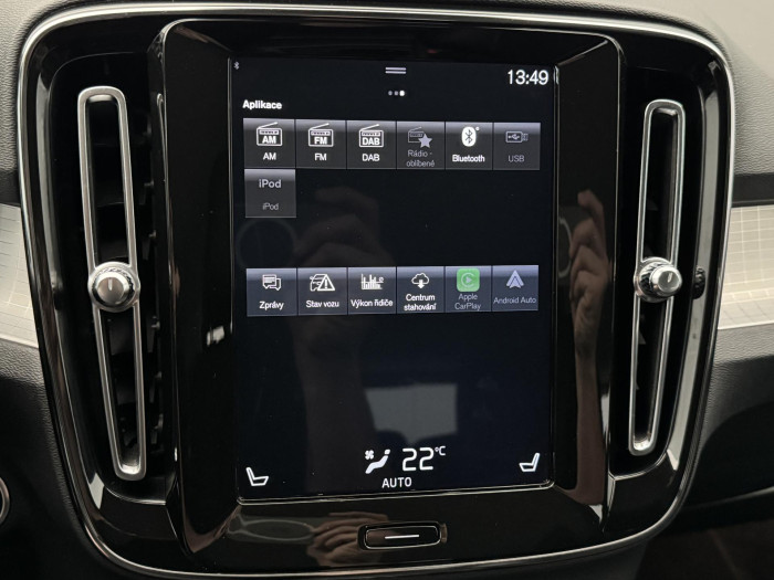 Volvo XC40 B3 MOMENTUM PRO REZERVACE 2.0 Momentum