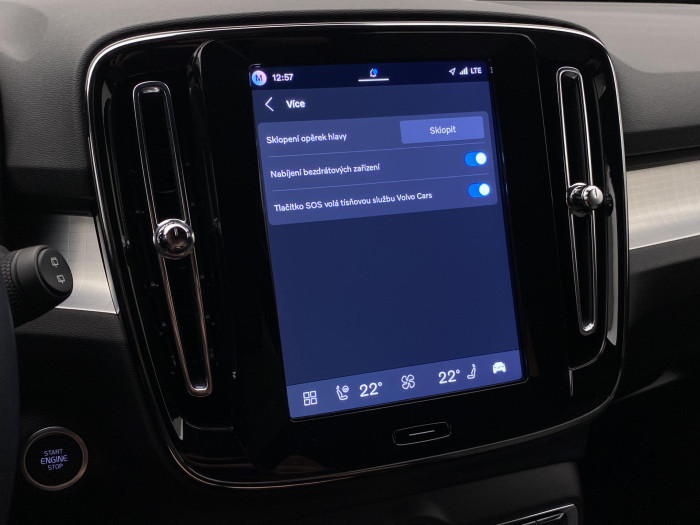 Volvo XC40 B3 DARK PLUS AUT CZ