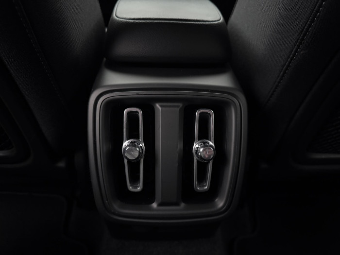 Volvo XC40 B4 MOMENTUM PRO CZ 1.maj 2.0 Momentum