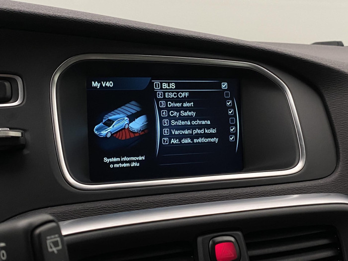Volvo V40 D3 MOMENTUM AUT 2.0 d Momentum