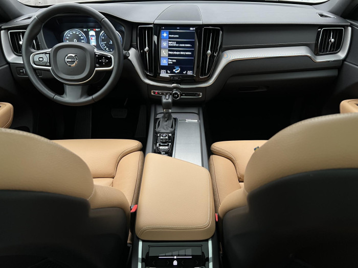Volvo XC60 T5 AWD INSCRIPTION AUT CZ