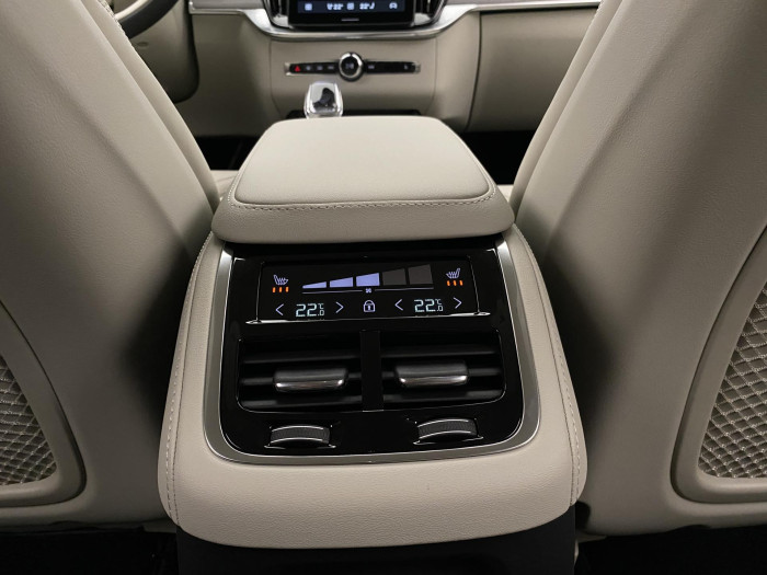 Volvo XC90 T8 AWD RECHARGE BRIGHT PLUS 7m