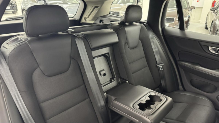 Volvo V60 D3 MOMENTUM REZERVACE 2.0 d Momentum