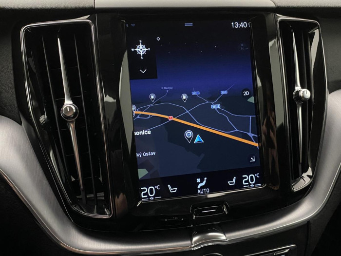 Volvo XC60 D4 MOMENTUM AUT REZERVACE 2.0 d Momentum