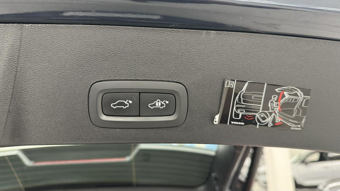 Volvo XC40 T5 TWINe INSCRIPTION REZERVACE