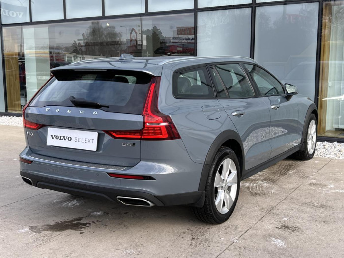 Volvo V60 CROSS COUNTRY B4 AWD Aut 1.maj